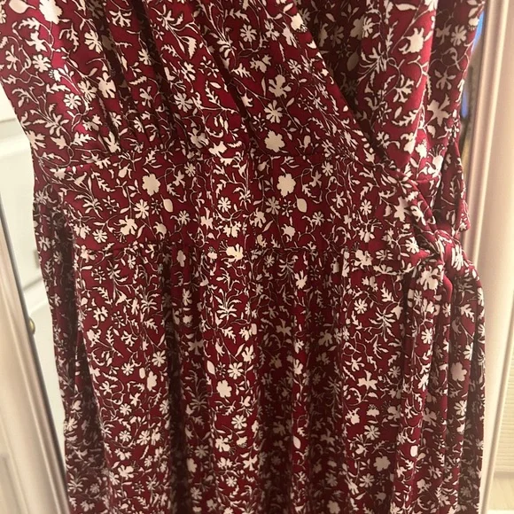 Kaileigh Burgundy Floral Jumpsuit Sz SM - Picture 6 of 6